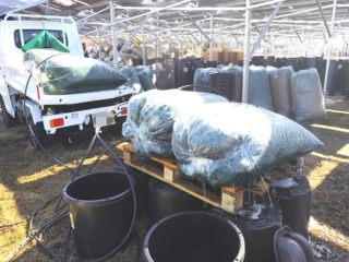 アクアフォームの充填作業