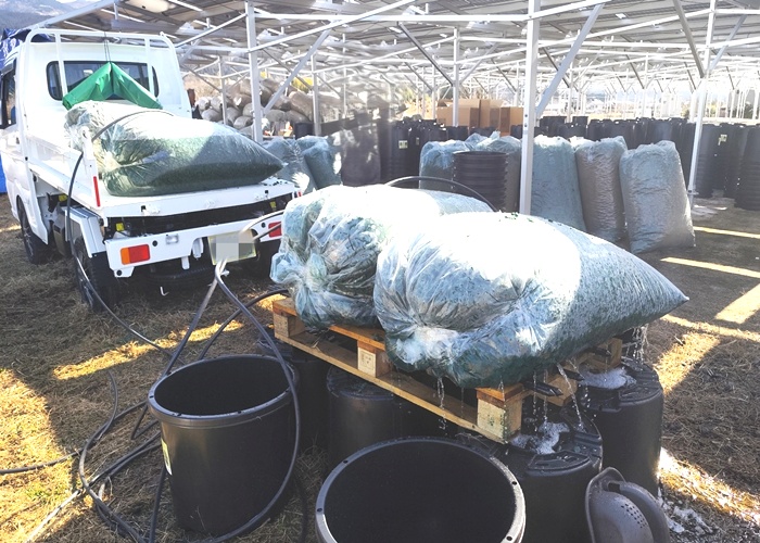 アクアフォームの充填作業